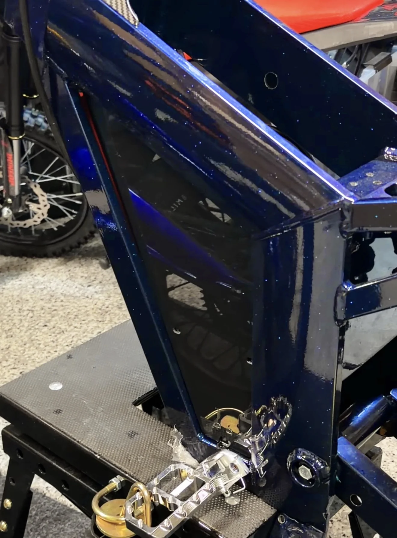 Glossy Black Tuttio Side Panels - Image 4